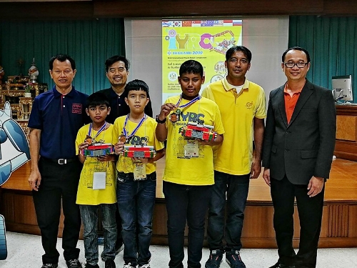 ปลื้ม...นักเรียนโรงเรียนอ่าวลึก ชนะการแข่งขันนวัตกรรมหุ่นยนต์ IYRC Thailand 2019 เป็นตัวแทนประเทศไทยไปร่วมแข่งขันระดับนานาชาติ  ณ ประเทศเกาหลีใต้ในเดื