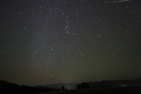 ชวนดู ฝนดาวตก โอไรโอนิดส์ Orionid Meteors shower